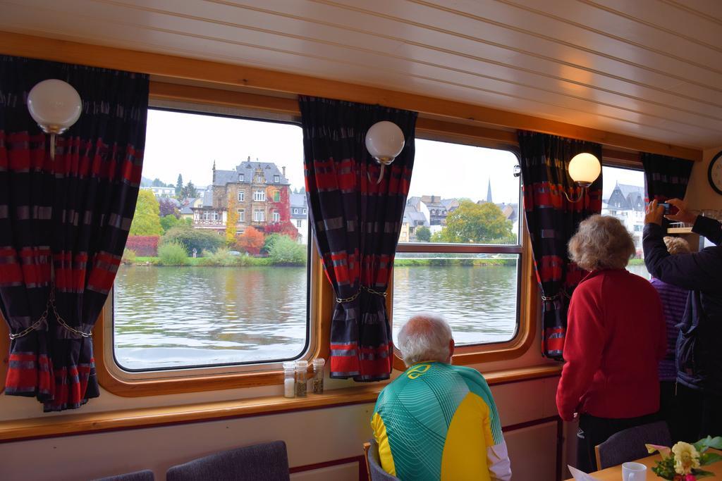 Hotelboat Allure Амстердам Экстерьер фото